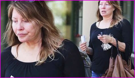 Where is Linda Kozlowski today? Net Worth, Ex-Husband, Bio